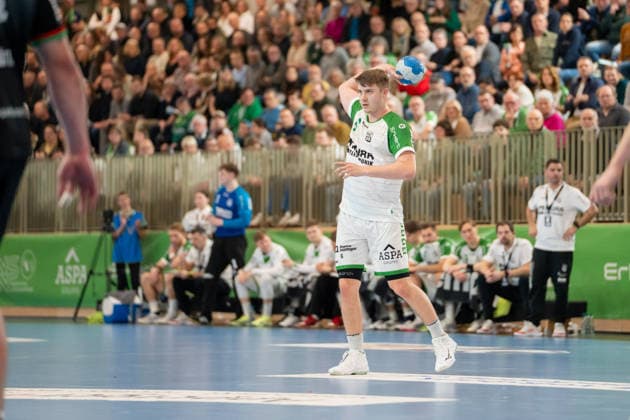 Handball I Men I Season 2025 2026 I 2 Bundesliga I 20 Matchday I HC Oppenweiler Backnang TUSEM Essen I 20 02 2026 Timm Buck 6, HC Oppenweiler Backnang with ball Backnang Murrtal Arena Baden Württemberg Germany Copyright: xLobeca MaxxPetershansx