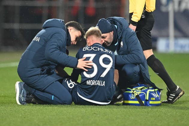 Leandro MORGALLA BO injured, injury, being treated, Football 2 Bundesliga, 23 Matchday, matchday 23, VfL Bochum BO 1 FC Nuernberg 1 1 on 20 02 2026, Vonovia Ruhrstadion Bochum Germany DFL regulations prohibit any use of photographs as image sequences and or quasi video ÃÂ