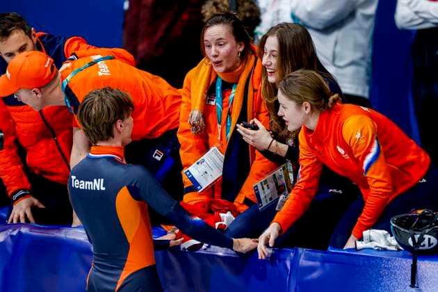 Selma Poutsma of the Netherlands and Zoe Florence Deltrap of the Netherlands and Michelle Velzeboer of the Netherlands celebrates with winner Jens van t Wout of the Netherlands after Men s 5000m Relay Finals, Milano Cortina 2026 Winter Olympics: Day 14, Short Track Speed skating, Eisschnelllauf - Milano Cortina 2026 Winter Olympics: Day 14, Milano Speed Skating Stadium, February 20, 2026, Milan, Italy.
