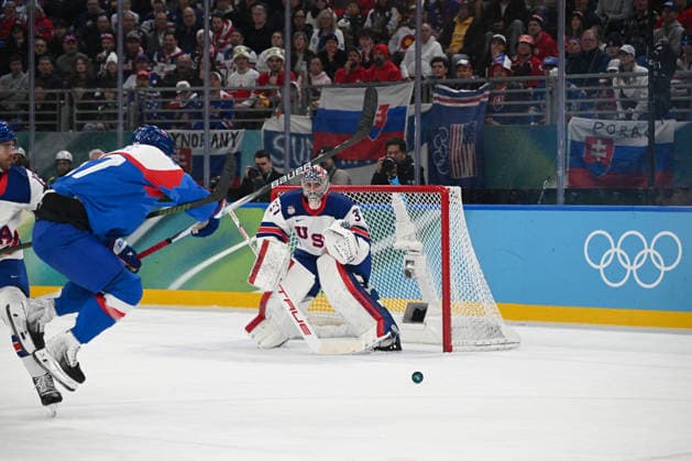 Winter Olympics - Slovakia v United States At Men s Hockey Team USA and Team Slovakia during the Men s Semifinals Playoff match between the United States and Slovakia on day fourteen of the Milano Cortina 2026 Winter Olympic Games, Olympische Spiele, Olympia, OS at Milano Santagiulia Ice hockey, Eishockey Arena on February 20, 2026 in Milan, Italy. Photo by JMP ABACAPRESS.COM Milan Italy  Copyright: xJMP ABACAx