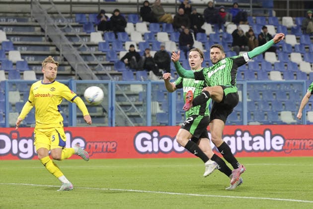 CALCIO - Serie A - US Sassuolo vs Hellas Verona FC Domenico Berardi of US Sassuolo scores a goal on tapin after penalty during US Sassuolo vs Hellas Verona, 26Â° Serie A Enilive 2025-26 game at Mapei stadium - Citta del Tricolore in Reggio nell Emilia (RE), Italy, on February 20, 2026. Reggio Emilia Italy  Copyright: xIPAxSport ABACAx