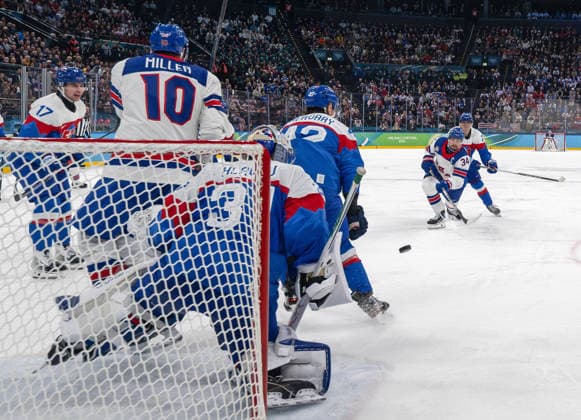 February 20, 2026, Milan, Lombardy, Italy: Team USA AUSTON MATTHEWS on a breakaway against Slovakia in the semifinal hockey game at the Milano Santaguilia Ice hockey, Eishockey Arena during the Milano Cortina 2026 Winter Olympics. Team USA won the game 6;2. Olympics 2026: Milano Cortina: - February 20, 2026  - ZUMAh234 20260220_oly_h234_010 Copyright: xMarkxEdwardxHarrisx