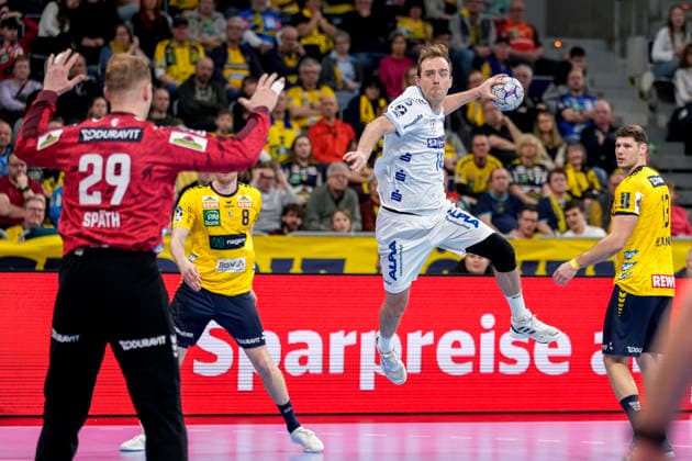 from left David Späth goalkeeper, RNL, 29 , Tim Nothdurft RNL, 8 , Bobby Schagen TBV, 14 , Sebastian Heymann RNL, 13 , during jump shot, throw, goal shot, action, action, game scene, 20 02 2026, Mannheim Germany , Handball, Bundesliga, Rhein Neckar Löwen TBV Lemgo Lippe xozx