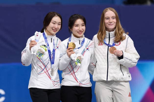 Winter Olympics - Podium of Short Track Speed skating, Eisschnelllauf Women s 1500m Silver medalist Choi Min-jeong of Team Republic of Korea, Gold medalist Kim Gil-li of Team Republic of Korea and Bronze medalist Corinne Stoddard of Team United States celebrate on the podium of the short track speed skating women s 1500m final during the Milano Cortina 2026 Winter Olympic Games, Olympische Spiele, Olympia, OS at Milano Ice Skating Arena in Milan, Italy on February 20, 2026. Photo by Alexis Jumeau ABACAPRESS.COM Milan Italy  Copyright: xJumeauxAlexis ABACAx