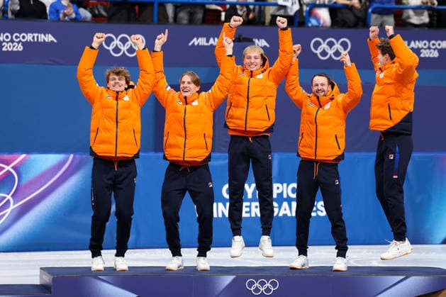 Winter Olympics - Podium of Short Track Speed skating, Eisschnelllauf Men s 5000m Relay Melle van t Wout, Jens van t Wout, Friso Emons, Itzhak de Laat, Teun Boer of Team Netherlands celebrate winning gold on the podium of the short track speed skating men s 5000m relay final during the Milano Cortina 2026 Winter Olympic Games, Olympische Spiele, Olympia, OS at Milano Ice Skating Arena in Milan, Italy on February 20, 2026. Photo by Alexis Jumeau ABACAPRESS.COM Milan Italy  Copyright: xJumeauxAlexis ABACAx