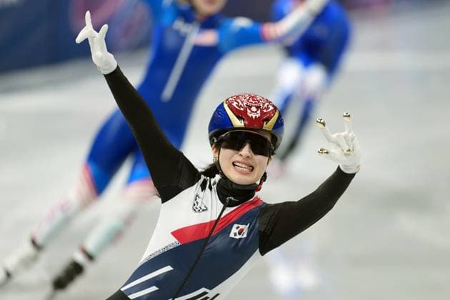 February 20, 2026, Milan, ITALY: South Korea s Kim Gilli celebrate winning while competing in the women s 1,500 metre short track speedskating finals at the 2026 Winter Olympics, in Milan, on Friday, February 20, 2026. Canada News - February 20, 2026  - ZUMAc35_ 20260220_zaf_c35_204 Copyright: xDarrylxDyckx
