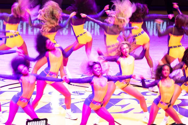 February 20, 2026, Los Angeles, California, USA: Los Angeles Lakers cheerleaders perform before an NBA, Basketball Herren, USA basketball game against the Los Angeles Clippers at Crypto.com Arena on Friday, Feb. 20, 2026 in Los Angeles. Los Angeles USA - ZUMAc68_ 20260220_zaf_c68_007 Copyright: xRingoxChiux
