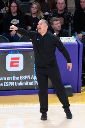 February 20, 2026, Los Angeles, California, USA: Los Angeles Clippers head coach Tyronn Lue directs against the Los Angeles Lakers during an NBA, Basketball Herren, USA basketball game at Crypto.com Arena on Friday, Feb. 20, 2026 in Los Angeles. Los Angeles USA - ZUMAc68_ 20260220_zaf_c68_028 Copyright: xRingoxChiux