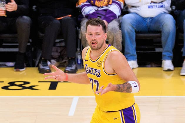 February 20, 2026, Los Angeles, California, USA: Luka Doncic 77 of the Los Angeles Lakers reacts after making a three point shot during a regular season NBA, Basketball Herren, USA game against the Los Angeles Clippers on Friday February 20, 2026 at Crypto.com Arena in Los Angeles, California. JAVIER ROJAS PI Los Angeles USA - ZUMAp124 20260220_zaa_p124_027 Copyright: xJavierxRojasx