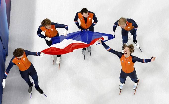 Milan Cortina Olympics: Short track Speed skating, Eisschnelllauf Members of the Dutch short track speed skating team celebrate after winning gold in the men s 5,000-meter relay at the Milan Cortina Olympics on Feb. 20, 2026, at Milano Ice Skating Arena in Milan.  A14AA0005310079P
