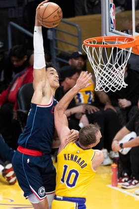 February 20, 2026, Los Angeles, California, USA: Los Angeles Clippers Yanic Konan NiederhoÂ¤user (14) dunks against Los Angeles LakersÃ¢â‚¬â ¢ Luke Kennard (10) during an NBA, Basketball Herren, USA basketball game at Crypto.com Arena on Friday, Feb. 20, 2026 in Los Angeles. Los Angeles USA - ZUMAc68_ 20260220_zaf_c68_052 Copyright: xRingoxChiux