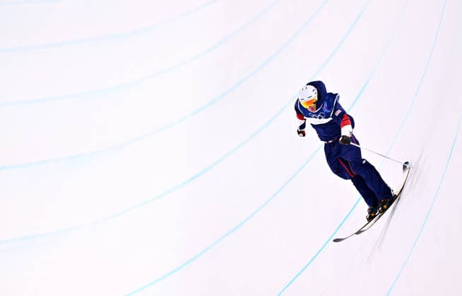 (260221) -- LIVIGNO, Feb. 21, 2026 -- Alex Ferreira of the United States competes during the freestyle skiing men s freeski halfpipe final at the Milan-Cortina 2026 Olympic Winter games, Winterspiele,Spiele, Summer games in Livigno, Italy, Feb. 20, 2026. ) (MICO2026)ITALY-LIVIGNO-OLYMPIC WINTER GAMES-FREESTYLE SKIING-MEN S FREESKI HALFPIPE-FINAL ZhangxHongxiang 