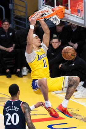 February 20, 2026, Los Angeles, California, USA: Los Angeles Lakers JAXSON HAYES (11) dunks against the Los Angeles Clippers during an NBA, Basketball Herren, USA basketball game at Crypto.com Arena on Friday in Los Angeles. Los Angeles USA - ZUMAc68_ 20260220_zaf_c68_024 Copyright: xRingoxChiux