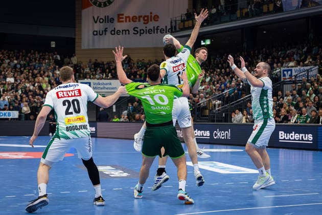 20 02 2026, xovx, Handball Daikin Handball Bundesliga, HSG Wetzlar SC DHfK Leipzig v l William Bogojevic SC DHfK Leipzig , Josip Simic HSG Wetzlar , Marko Mamic SC DHfK Leipzig , Dominik Mappes HSG Wetzlar , Moritz Preuss SC DHfK Leipzig Wetzlar Buderus Arena Hessen Germany EN