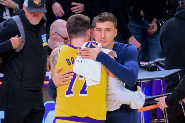 February 20, 2026, Los Angeles, California, USA: Luka Doncic 77 of the Los Angeles Lakers greets Bogdan Bogdanovic 7 of the Los Angeles Clippers after a regular season NBA, Basketball Herren, USA game on Friday February 20, 2026 at Crypto.com Arena in Los Angeles, California. JAVIER ROJAS PI Los Angeles USA - ZUMAp124 20260220_zaa_p124_101 Copyright: xJavierxRojasx