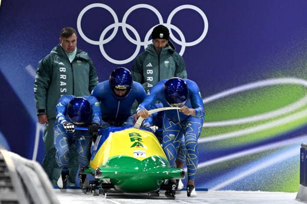 Cortina d Ampezzo, Italy, February 21th 2026. Edson Luques Bindilatti, Davidson Henrique De Souza, Rafael Souza Da Silva, Luis Bacca Goncalves of Brazil in action during the Bobsleight 4-man Heat 1 race of the Olympic Winter games, Winterspiele,Spiele, Summer games 2026 in Cortina d Ampezzo, Italy. (Photo by Igor Kupljenik Sports Press Photo)  Copyright: xIgorxKupljenikx xSPPx Sportspressphoto_SPR95321