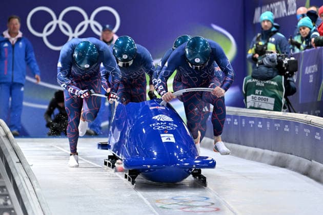Cortina d Ampezzo, Italy, February 21th 2026. Brad Hall, Greg Cackett, Leon Greenwoo, Taylor Lawrence of Great Britain in action during the Bobsleight 4-man Heat 1 race of the Olympic Winter games, Winterspiele,Spiele, Summer games 2026 in Cortina d Ampezzo, Italy. (Photo by Igor Kupljenik Sports Press Photo)  Copyright: xIgorxKupljenikx xSPPx Sportspressphoto_SPR95329