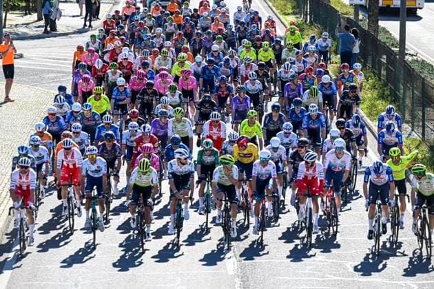 Volta Algarve 2026 Stage 4 LAGOS, PORTUGAL - FEBRUARY 21 : Illustration picture of the peloton during stage 4 of the 52th edition of Volta Algarve an UCI ProSeries 2.Pro cycling road race stage for Men Elite of 175.1 km with start in Albufeira and finish in Lagos on February 21, 2026 in Lagos, Portugal, 21 02 2026 ( Motordriver Guy De Vuyst - Lagos Portugal  Copyright: xNicoxVereeckenx