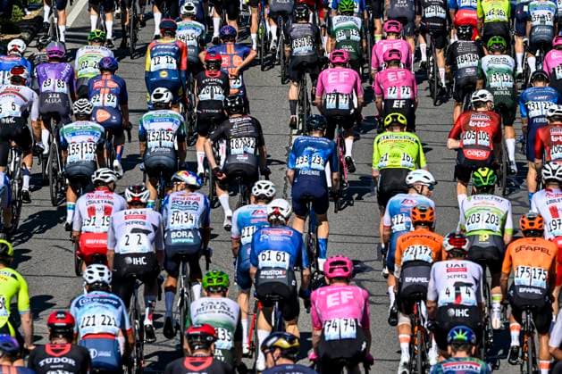 Volta Algarve 2026 Stage 4 LAGOS, PORTUGAL - FEBRUARY 21 : Illustration picture of the peloton during stage 4 of the 52th edition of Volta Algarve an UCI ProSeries 2.Pro cycling road race stage for Men Elite of 175.1 km with start in Albufeira and finish in Lagos on February 21, 2026 in Lagos, Portugal, 21 02 2026 ( Motordriver Guy De Vuyst - Lagos Portugal  Copyright: xNicoxVereeckenx