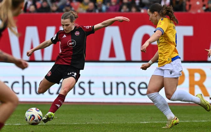 21 02 2026 Soccer Season 2025 2026 1 Google Pixel Women Bundesliga 19 Matchday 1 FC Nürnberg FCN Club Clubfrauen FC Carl Zeiss Jena Sportfoto Zink xwoxzix Nastassja Lein 24, 1 FC Nürnberg FCN Felicia Sträßer 8, FC Carl Zeiss Jena