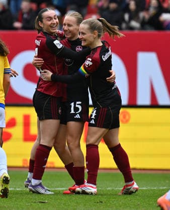 21 02 2026 Soccer Season 2025 2026 1 Google Pixel Women Bundesliga 19 Matchday 1 FC Nürnberg FCN Club Clubfrauen FC Carl Zeiss Jena Sportfoto Zink xwoxzix Goal celebration Joy after goal Goal shot to 3 0 by Emöke Emoeke Papai 15, 1 FC Nürnberg FCN Lara Meroni 11, 1 FC Nürnberg FCN Emöke Emoeke Papai 15, 1 FC Nürnberg FCN Luisa Guttenberger 4, 1 FC Nürnberg FCN