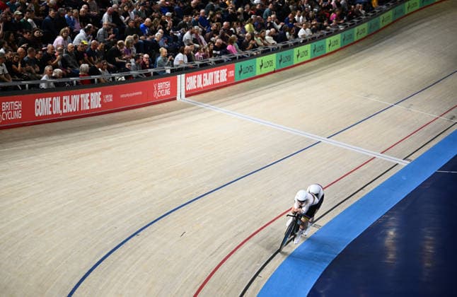 2026 British Cycling Lloyds National Track Championships Picture by Olly Hassell SWpix.com - 21 02 2026 - 2026 British Cycling Lloyds National Track Championships - National Cycling Centre, Manchester, England - Individual Pursuit - W Para B Qualifying - Sophie Unwin and Jenny Holl (Loughborough Lightning) Copyright: x xSWpix.comx(t axPhotographyxHubxLtd)xOllyxHassell SWpix.comx SWP-3203-0552