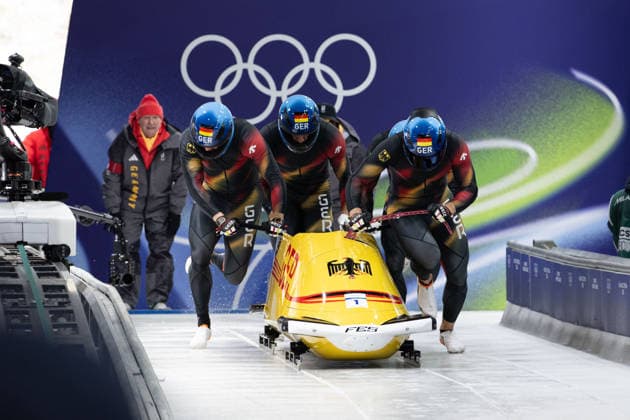 GER – Johannes Lochner, Thorsten Margis, Jörn Wenzel, Georg Fleischhauer, Viererbob der Männer bei den Olympischen Winterspielen Milano Cortina 2026 im Cortina Sliding Centre, Cortina dAmpezzo, Italien, am 21. Februar 2026. compete in the Mens Four-Man bobsleigh event at the Olympic Winter games, Winterspiele,Spiele, Summer games Milano Cortina 2026 at the Cortina Sliding Centre, Cortina dAmpezzo, Italy, on February 21, 2026. *** GER - Johannes Lochner, Thorsten Margis, Jörn Wenzel, Georg Fleischhauer, Mens four-man bobsleigh at the Olympic Winter Games Milano Cortina 2026 at the Cortina Sliding Centre, Cortina dAmpezzo, Italy, on February 21, 2026 compete in the Mens Four Man bobsleigh event at the Olympic Winter Games Milano Cortina 2026 at the Cortina Sliding Centre, Cortina dAmpezzo, Italy, on February 21, 2026 Copyright: HMBxMedia MarcxNiemeyer