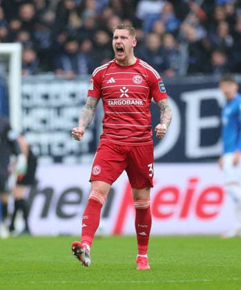 21 02 2026, Soccer 2 Bundesliga, SV Darmstadt 98 Fortuna Düsseldorf, emonline, emspor, despor, v l , Goal celebration to 1 0 by Fraser Hornby SV Darmstadt 98 , Goal celebration, celebrate the goal, Isac Lidberg SV Darmstadt 98 DFL DFB REGULATIONS PROHIBIT ANY USE OF PHOTOGRAPHS AS IMAGE SEQUENCES AND OR QUASI VIDEO xdcx Copyright: HMBxMedia Claus