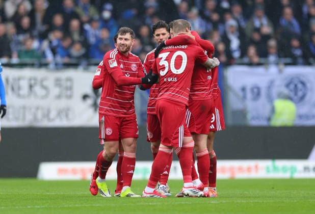 21 02 2026, Soccer 2 Bundesliga, SV Darmstadt 98 Fortuna Düsseldorf, emonline, emspor, despor, v l , Goal celebration to 1 0 by Fraser Hornby SV Darmstadt 98 , Goal celebration, celebrate the goal, Isac Lidberg SV Darmstadt 98 DFL DFB REGULATIONS PROHIBIT ANY USE OF PHOTOGRAPHS AS IMAGE SEQUENCES AND OR QUASI VIDEO xdcx Copyright: HMBxMedia Claus