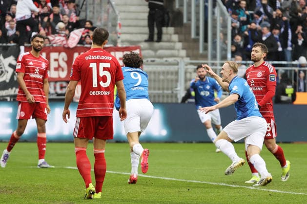 21 02 2026, xtvx, Fußball 2 Bundesliga, SV Darmstadt 98 Fortuna Duesseldorf v l Goal scored, Tor zum 1 0 Fraser Hornby SV Darmstadt 98 Torjubel, Goal celebration, celebrate the goal, celebrates scoring DFL DFB REGULATIONS PROHIBIT ANY USE OF PHOTOGRAPHS as IMAGE SEQUENCES and or QUASI VIDEO Darmstadt
