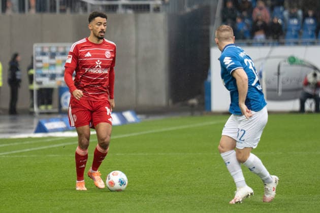 2 Bundesliga SV Darmstadt 98 vs Fortuna Düsseldorf, Merck Stadion am Böllenfalltor, 21 02 2026 Emmanuel Iyoha Fortuna Düsseldorf, 19 2 Bundesliga SV Darmstadt 98 vs Fortuna Düsseldorf, Merck Stadion am Böllenfalltor, 21 02 2026 DFB DFL REGULATIONS PROHIBIT ANY USE OF PHOTOGRAPHS AS IMAGE SEQUENCES AND OR QUASI VIDEO Copyright: xBEAUTILUSxSPORTS Hillx