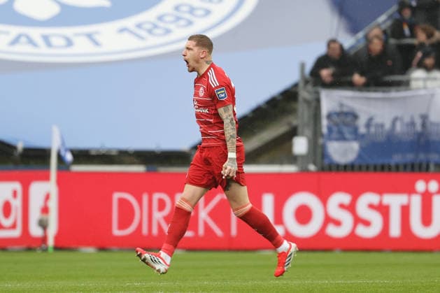 21 02 2026, xtvx, Fußball 2 Bundesliga, SV Darmstadt 98 Fortuna Duesseldorf v l Goal scored, Tor zum 1 1 Torjubel, Goal celebration, celebrate the goal, celebrates scoring Jordy de Wijs Fortuna Duesseldorf Jordy de Wijs Fortuna Duesseldorf DFL DFB REGULATIONS PROHIBIT ANY USE OF PHOTOGRAPHS as IMAGE SEQUENCES and or QUASI VIDEO Darmstadt