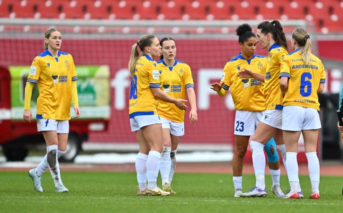 21 02 2026 Soccer Season 2025 2026 1 Google Pixel Women Bundesliga 19 Matchday 1 FC Nuremberg FCN Club Clubfrauen FC Carl Zeiss Jena Sportfoto Zink xwoxzix Team Team Jena disappointed Disappointment after the end of the match