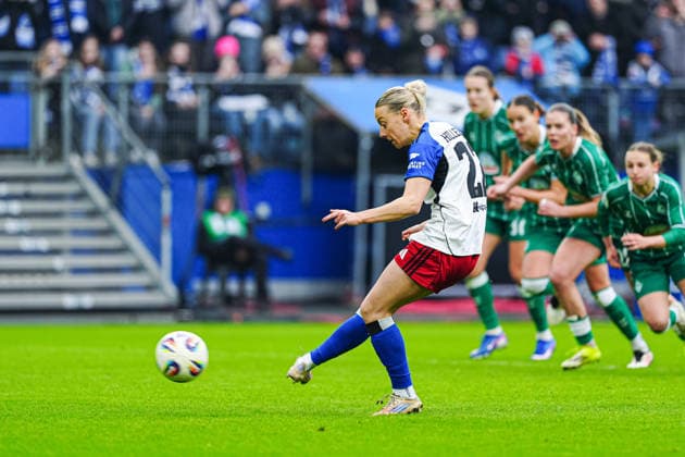 Goal for 1 0 from penalty kick Sophie Hildebrand Hamburger SV, 22 GER, Hamburger SV vs SV Werder Bremen, Women, Football, 1 Bundesliga, Matchday 19, Season 2025 2026, 21 02 2026 GER, Hamburger SV vs SV Werder Bremen, Women, Football, 1 Bundesliga, Matchday 19, Season 2025 2026, 21 02 2026 Hamburg Copyright: xEibner-Pressefoto MarcelxvonxFehrnx EP_MFN