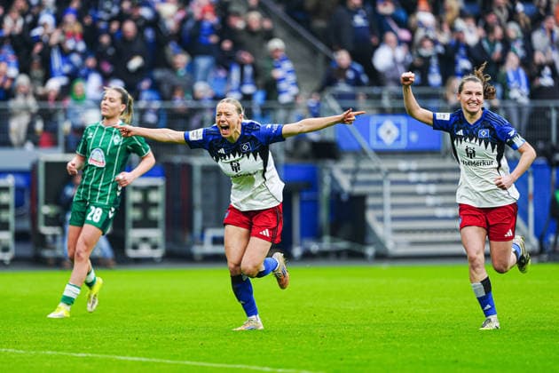 Goal celebration after scoring 1 0 from penalty kick Sophie Hildebrand Hamburger SV, 22 GER, Hamburger SV vs SV Werder Bremen, Women, Football, 1 Bundesliga, Matchday 19, Season 2025 2026, 21 02 2026 GER, Hamburger SV vs SV Werder Bremen, Women, Football, 1 Bundesliga, Matchday 19, Season 2025 2026, 21 02 2026 Hamburg Copyright: xEibner-Pressefoto MarcelxvonxFehrnx EP_MFN