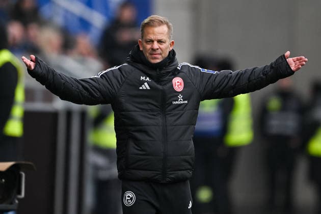Markus Anfang Fortuna Duesseldorf, Head coach gesticulates, GER, SV Darmstadt 98 vs Fortuna Düsseldorf, Football, 2 Bundesliga, 23 Matchday, Season 2025 2026, 21 02 2026 DFL regulations prohibit any use of photographs as image sequences and or quasi video GER, SV Darmstadt 98 vs Fortuna Düsseldorf, Football, 2 Bundesliga, 23 Matchday, Season 2025 2026, 21 02 2026 Darmstadt Copyright: xEibner-Pressefoto FlorianxWiegandx EP_FWD