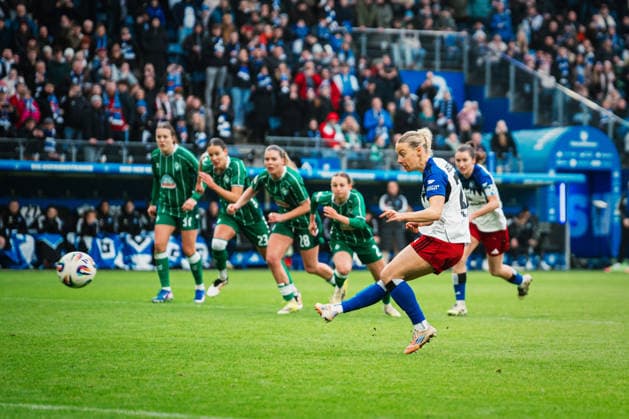 Google Pixel Frauen Bundesliga Hamburger SV vs SV Werder Bremen, 21 02 2026 GOAL, CHEER for 1 0 by Sophie Hillebrand Hamburger SV, 22 by a penalty kick Soccer, Google Pixel Frauen Bundesliga, 19 Matchday Hamburger SV vs SV Werder Bremen on 21 02 2026 at Volksparkstadion, Hamburg DFB REGULATIONS PROHIBIT ANY USE OF PHOTOGRAPHS AS IMAGE SEQUENCES AND OR QUASI VIDEO Copyright: xBEAUTIFULxSPORTS Tonhäuserx