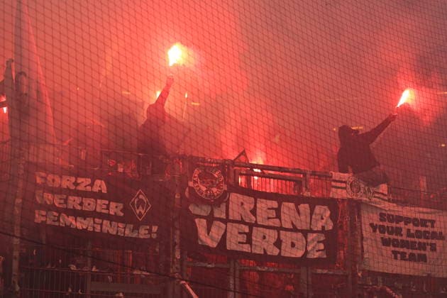 Germany Google Pixel Women Bundesliga 2025 26 SV Werder Bremen Women vs Hamburger Sv 19 Matchday 21 02 2026 Volksparkstadion Hamburg, Germany Pyrotechnics, pyro from the Werder Bremen fans Copyright: xSümeyyexAkcöltekinx