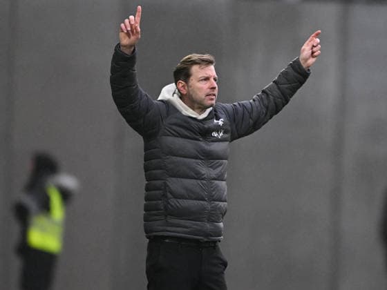 Florian Kohfeldt SV Darmstadt 1898, Coach gesticulates, GER, SV Darmstadt 98 vs Fortuna Düsseldorf, Football, 2 Bundesliga, 23 Matchday, Season 2025 2026, 21 02 2026 DFL regulations prohibit any use of photographs as image sequences and or quasi video GER, SV Darmstadt 98 vs Fortuna Düsseldorf, Football, 2 Bundesliga, 23 Matchday, Season 2025 2026, 21 02 2026 Darmstadt Copyright: xEibner-Pressefoto FlorianxWiegandx EP_FWD