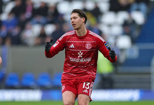 21 02 2026, Soccer 2 Bundesliga, SV Darmstadt 98 Fortuna Düsseldorf, emonline, emspor, despor, v l , Cedric Itten Fortuna Düsseldorf enttaeuscht, enttaeuscht Blickend, dissapointed, traurig, frustiert, frust, gefrustet, frustrated DFL DFB REGULATIONS PROHIBIT ANY USE OF PHOTOGRAPHS AS IMAGE SEQUENCES AND OR QUASI VIDEO xdcx Copyright: HMBxMedia Claus