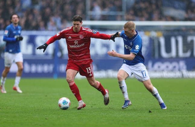 21 02 2026, Football 2 Bundesliga, SV Darmstadt 98 Fortuna Düsseldorf, emonline, emspor, despor, v l , Cedric Itten Fortuna Düsseldorf , Kai Klefisch SV Darmstadt 98 DFL DFB REGULATIONS PROHIBIT ANY USE OF PHOTOGRAPHS AS IMAGE SEQUENCES AND OR QUASI VIDEO xdcx Copyright: HMBxMedia Claus