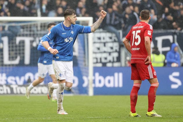 21 02 2026, xtvx, Fußball 2 Bundesliga, SV Darmstadt 98 Fortuna Duesseldorf v l Goal scored, Tor zum 2 1 Matej Maglica SV Darmstadt 98 Torjubel, Goal celebration, celebrate the goal, celebrates scoring Matej Maglica SV Darmstadt 98 Luca Marseiler SV Darmstadt 98 DFL DFB REGULATIONS PROHIBIT ANY USE OF PHOTOGRAPHS as IMAGE SEQUENCES and or QUASI VIDEO Darmstadt