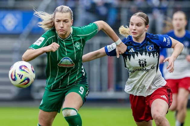 from left Medina Desic SV Werder Bremen, 9 and Jonna Wrede Hamburger SV, HSV, 26 in a duel, dynamic, action, action, game scene, THE DFB REGULATIONS PROHIBIT ANY USE OF PHOTOGRAPHS AS IMAGE SEQUENCES AND OR QUASI VIDEO , 21 02 2026, Hamburg Germany , Football, Google Pixel Womens Bundesliga, Hamburger SV SV Werder Bremen xobx