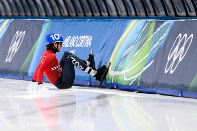 260221 Didrik Eng Strand of Norway crashes while competing in the men s Speed skating, Eisschnelllauf mass start semifinal during day 15 of the 2026 Winter Olympics on February 21, 2026 in Milan. Photo: Emma Wallskog BILDBYRAN kod EW EW0646 skridskor speed skating Olympic Games, Olympische Spiele, Olympia, OS olympics winter olympics os ol olympiska spel vinter-os olympiske leker milano cortina 2026 milan cortina 2026 milano cortina 2026 olympic games milano cortina 2026 winter olympic games milano cortina-os milano cortina-ol vinter-ol 15 bbeng masstart mass start norge norway *** 260221 Didrik Eng Strand of Norway crashes while competing in the men s speed skating mass start semifinal during day 15 of the 2026 Winter Olympics on February 21, 2026 in Milan Photo Emma Wallskog BILDBYRAN code EW EW0646 skates speed skating olympic games olympics winter olympics os ol olympic games winter os olympic games milano cortina 2026 milan cortina 2026 milano cortina 2026 olympic games milano cortina 2026 winter olympic games milano cortina os milano cortina ol winter ol 15 bbeng masstart mass start norway  Copyright: EMMAxWALLSKOG BB260221EW019