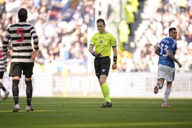 Referee Daniele Doveri during the Serie A soccer match between Juventus and Como at the Allianz Stadium in Turin, north west Italy - Saturday, February 21, 2026. - Soccer .  Copyright: xMarcoxAlpozzi LaPressex