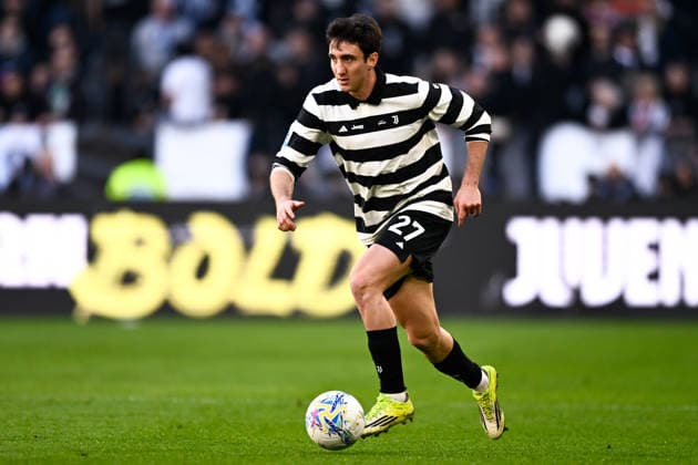 2026-02-21 Juventus FC v Como 1907 - Serie A TURIN, ITALY - FEBRUARY 21: Andrea Cambiaso of Juventus FC in action during the Serie A match between Juventus FC and Como 1907 at Allianz Stadium on February 21, 2026 in Turin, Italy. (Photo by Alberto Gandolfo BSR Agency) Turin Italy Content not available for redistribution in The Netherlands directly or indirectly through any third parties. Copyright: xBSRxAgencyx