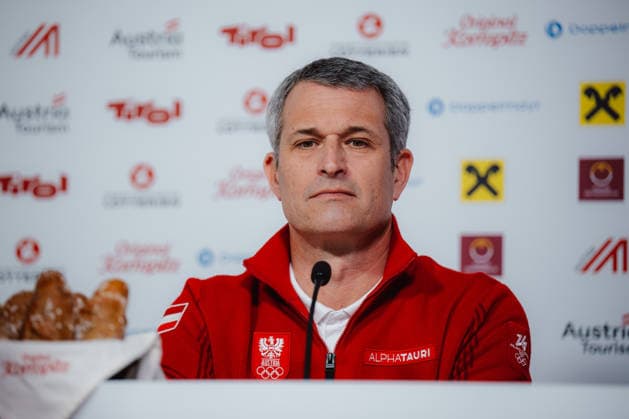 OLYMPICS - Winter Olympic Games, Olympische Spiele, Olympia, OS Milano Cortina 2026 CORTINA D AMPEZZO,ITALY,21.FEB.26 - OLYMPICS - Winter Olympic Games Milano Cortina 2026, Austria House, media event, media talk, Olympia Bilanz. Image shows president Horst Nussbaumer (OEOC) during an interview.  GEPAxpictures xAlexanderxSolc