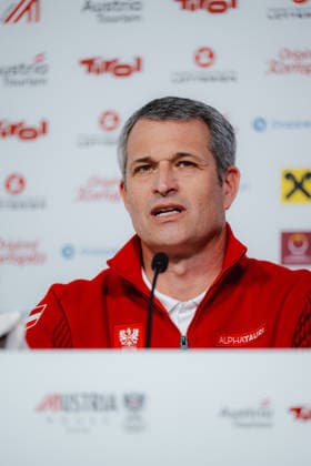 OLYMPICS - Winter Olympic Games, Olympische Spiele, Olympia, OS Milano Cortina 2026 CORTINA D AMPEZZO,ITALY,21.FEB.26 - OLYMPICS - Winter Olympic Games Milano Cortina 2026, Austria House, media event, media talk, Olympia Bilanz. Image shows president Horst Nussbaumer (OEOC) during an interview.  GEPAxpictures xAlexanderxSolc