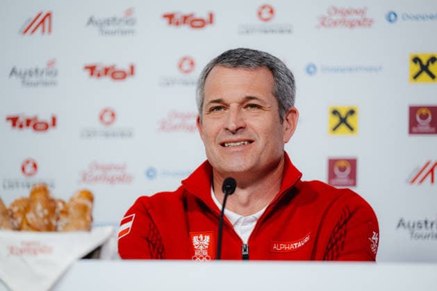 OLYMPICS - Winter Olympic Games, Olympische Spiele, Olympia, OS Milano Cortina 2026 CORTINA D AMPEZZO,ITALY,21.FEB.26 - OLYMPICS - Winter Olympic Games Milano Cortina 2026, Austria House, media event, media talk, Olympia Bilanz. Image shows president Horst Nussbaumer (OEOC) during an interview.  GEPAxpictures xAlexanderxSolc