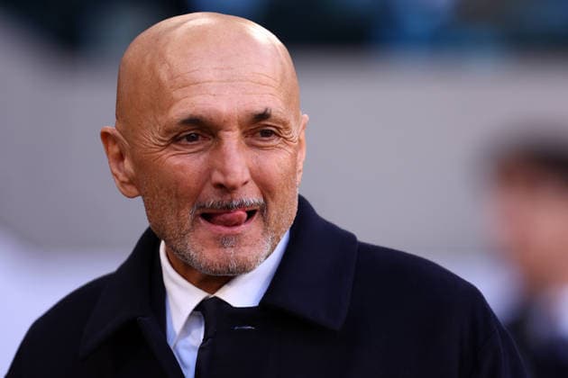 Juventus Fc - Como 1907 Luciano Spalletti, head coach of Juventus Fc looks on during the Serie A match beetween Juventus Fc and Como 1907 at Allianz Stadium on February 21, 2026 in Turin, Italy . Torino Allianz Stadium Italy Copyright: xMarcoxCanonierox